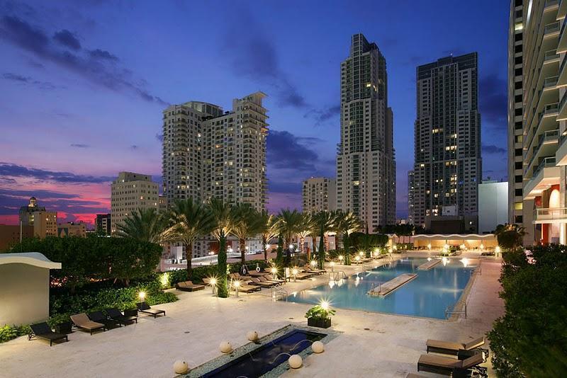 Luxury Apartments At 50 Biscayne Miami Exterior foto